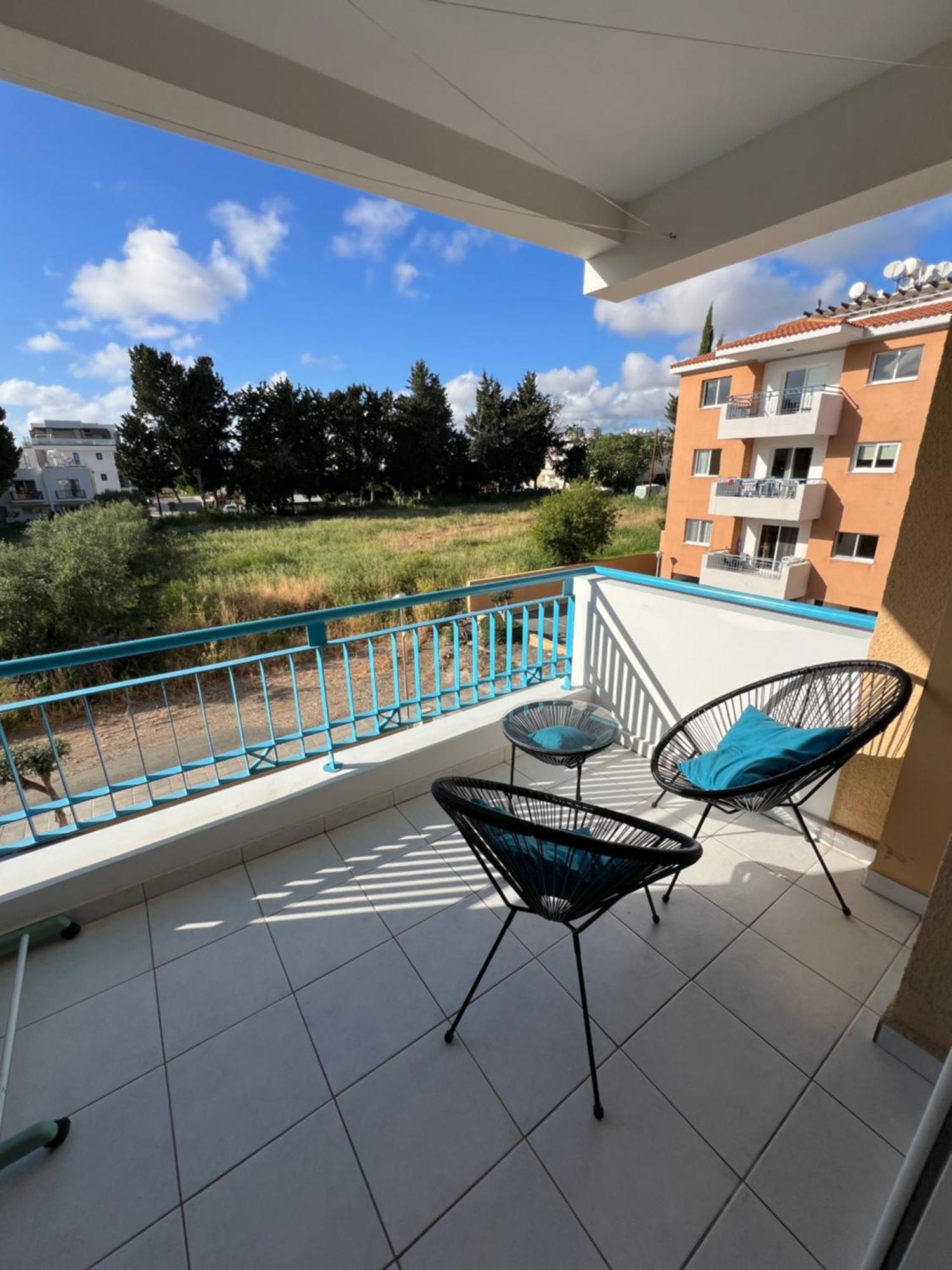 Iris Village Grand Apartment بافوس المظهر الخارجي الصورة